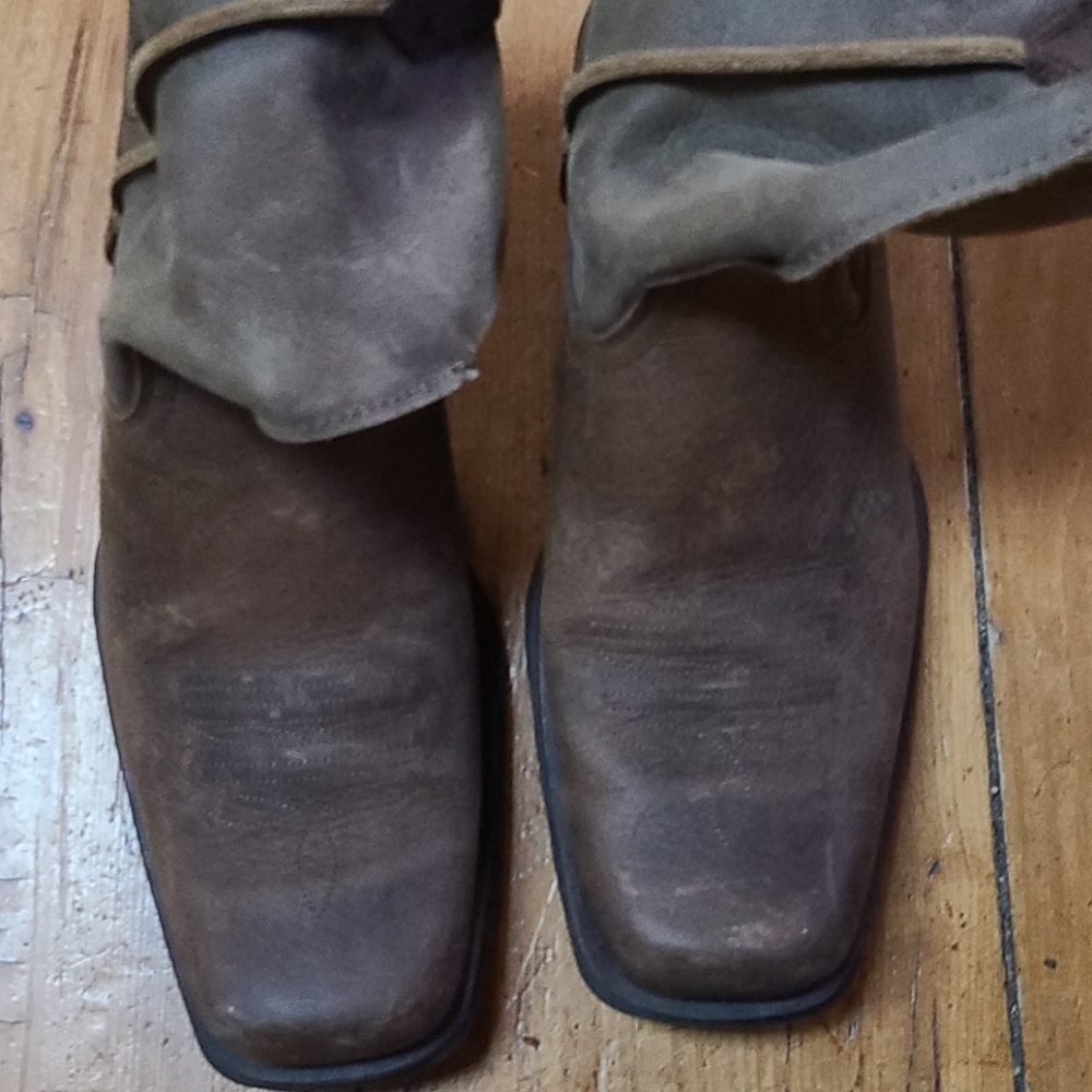 Ariat cowboy boots